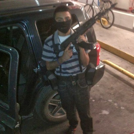 Fotos de presuntos sicarios del narcotrafico en Nuevo Laredo, Tamaulipas, México, difundidas por la página web Blog del Narco.