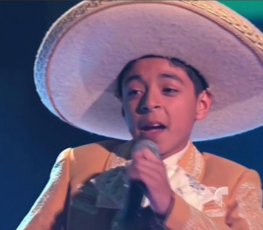 Brian tiene 14 años y viene de Ontario, California, cantó la canción "El aventurero", y se sintió muy contento cuando los 3 coaches giraron sus sillas por él. Pero finalmente se decidió por Roberto Tapia.