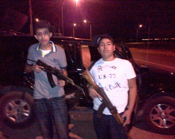Fotos de presuntos sicarios del narcotrafico en Nuevo Laredo, Tamaulipas, México, difundidas por la página web Blog del Narco.