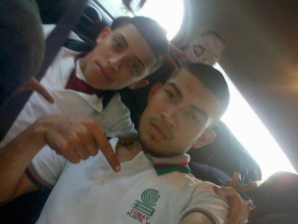 Fotos de presuntos sicarios del narcotrafico en Nuevo Laredo, Tamaulipas, México, difundidas por la página web Blog del Narco.