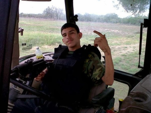 Fotos de presuntos sicarios del narcotrafico en Nuevo Laredo, Tamaulipas, México, difundidas por la página web Blog del Narco.