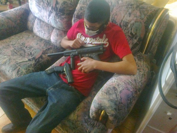 Fotos de presuntos sicarios del narcotrafico en Nuevo Laredo, Tamaulipas, México, difundidas por la página web Blog del Narco.