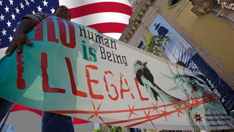 Activistas, amigos y familiares salen a las calles, todos con la ilusión de sacar de las sombras a 12 millones de indocumentados.