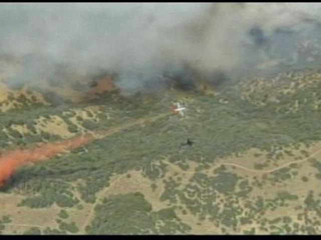 tlmd_bomberos_de_glendale_atacan_a_persona_que_esta_en_el_suelo