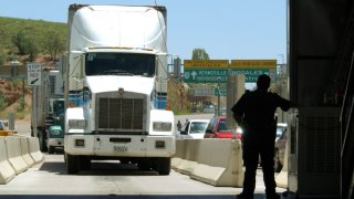 NOGALES GARITA PORTADA