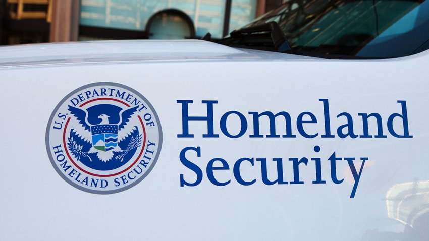 Foto de archivo de un auto del Departamento de Seguridad Nacional en Washington DC, el 26 de diciembre de 2014.