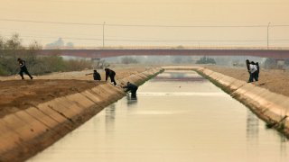 Muertes fronterizas en Arizona alcanzan el máximo en una década en un año récord de calor