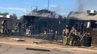 Rescatan a menor de 13 años de incendio en departamento en Mesa