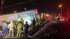 Policía: volcadura de autobús deja al menos siete muertos y múltiples heridos en Rosarito, México