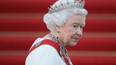 ¿Qué le pasa a la reina Isabel? Su ausencia en importante evento aviva rumores sobre su salud