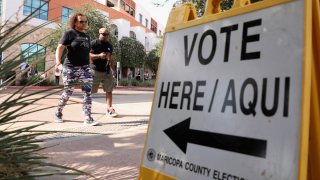 Departamento de Justicia impugna restricciones de voto impuestas por proyecto de ley en Arizona