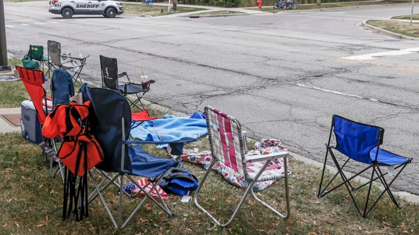 Highland Park, sillas vacías tras el tiroteo en el desfile