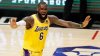 LeBron James renueva contrato millonario con los Lakers