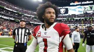 Policía de Las Vegas investiga posible agresión de un fan a Kyler Murray