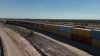 Muro fronterizo de contenedores viola ley estadounidense, aseguran autoridades federales