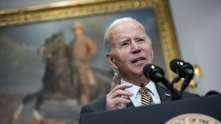 El presidente Joe Biden, durante el anuncio de medidas para bajar el precio de la gasolina, el miércoles en la Casa Blanca.