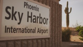 Encuentran casi 200 armas en los puntos de control de Sky Harbor en 2022