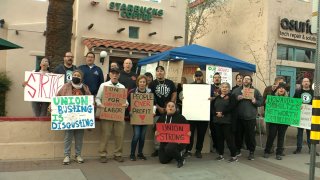 Phoenix y Tucson se suman a la huelga nacional de empleados de Starbucks