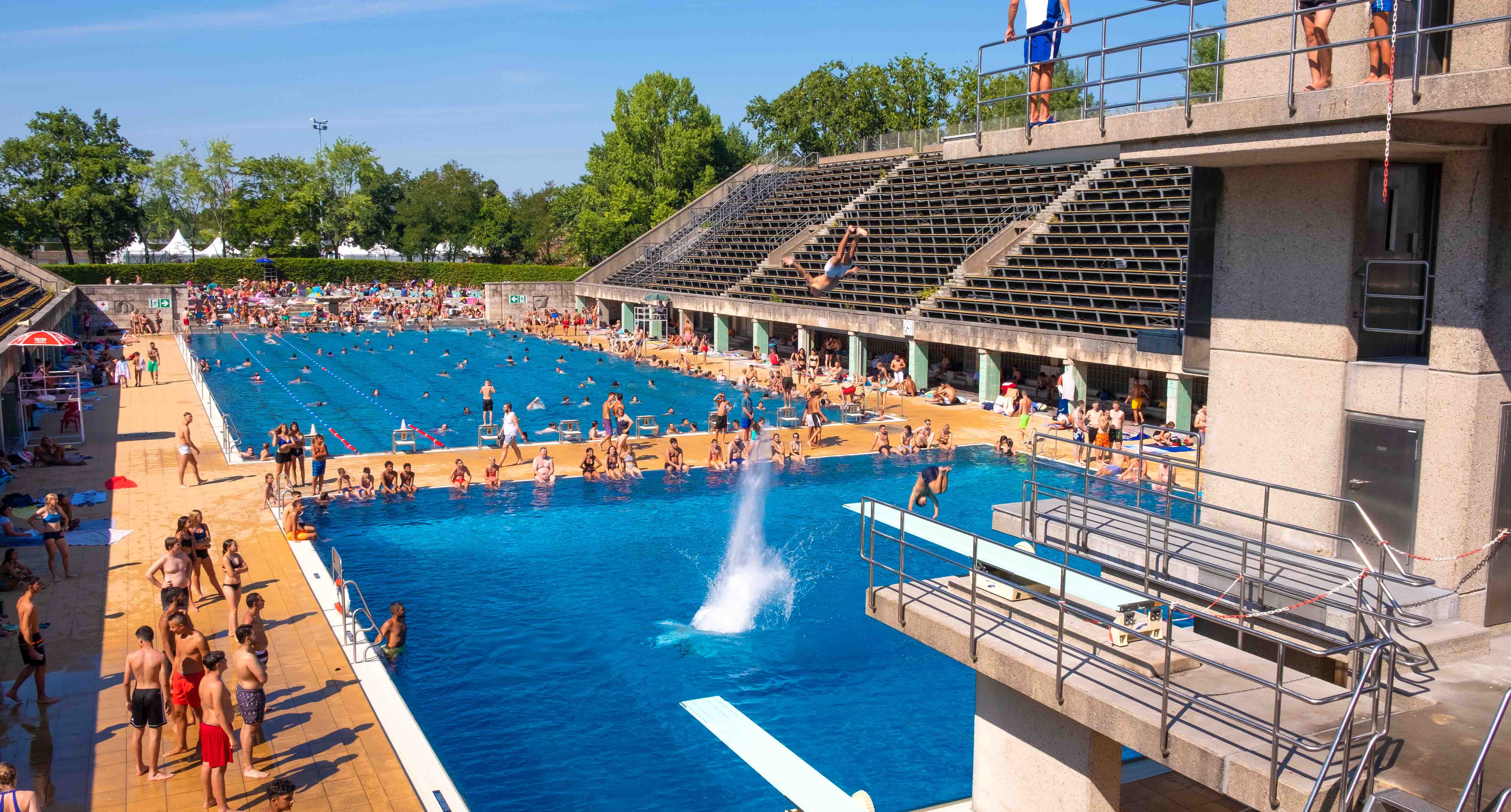 Alemania: las personas podrán nadar topless en las piscinas públicas de  Berlín – Telemundo Phoenix/Tucson