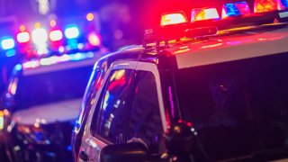 Reportan persecución a sospechoso de robo de vehículo en Mesa