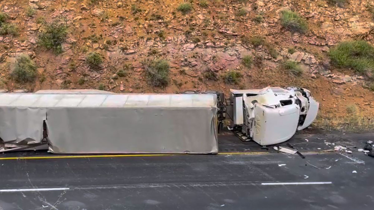 Arizona: Un muerto tras choque entre camión y semirremolque en la I-40
