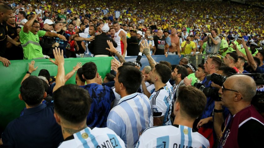 Argentina soccer players try to calm fans and police