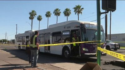 Mujer, en condición grave tras ser atropellada por autobús de Valley Metro