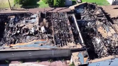 Incendio destruye una iglesia católica en Avondale