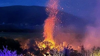 Bomberos combaten “Horse Fire” en el Bosque Nacional Tonto