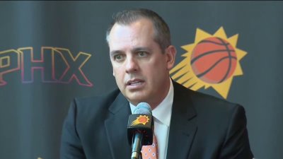 Los Phoenix Suns despiden a entrenador Fran Vogel