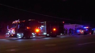 Un conductor es hospitalizado tras estrellar su vehículo contra una casa en Phoenix