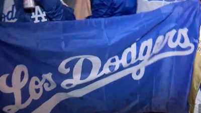 Aficionados de los Dodgers muestran su entusiasmo en Nueva York