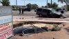Auto choca con hidrante, se hunde y provoca inundaciones cerca del Desert Sky Mall