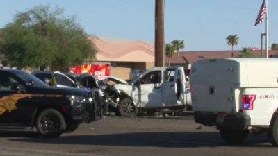 Dos muertos y niños hospitalizados tras accidente vehicular en Tolleson