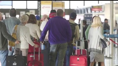 Recomendaciones de seguro médico cuando viajas, según Consumer Reports