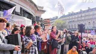 Miles de manifestantes en París en apoyo a mujer drogada y violada por decenas de hombres