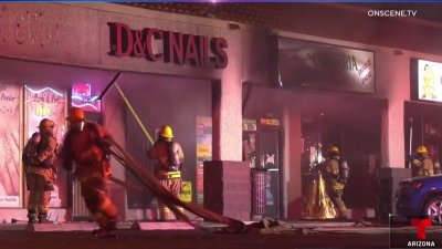 Incendio causa daños a dos negocios en Phoenix