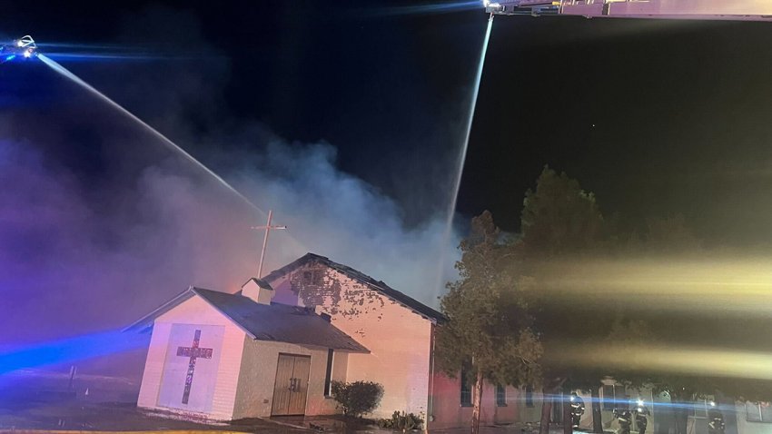 Arizona: Investigan incendio de iglesia en Marana