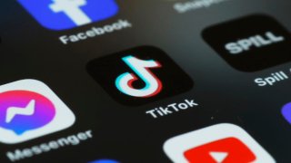 Antes de la inminente prohibición, los creadores de TikTok piden a sus fans que los encuentren en Instagram o YouTube.