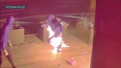 ¡Qué tal Arizona!  Hombre prende fuego a sus pantalones cuando intentó incendiar un local