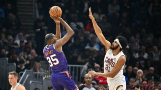 Los 23 puntos de Kevin Durant y los 15 de Devin Booker no fueron suficientes para obtener el triunfo como visitantes.