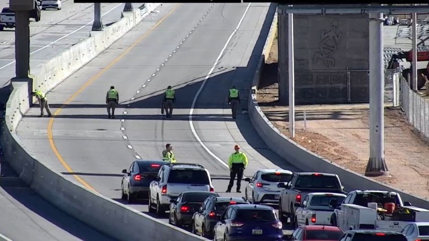 Dos heridos de bala y un sospechoso detenido en Tempe provoca cierre de la I-10 en dirección este