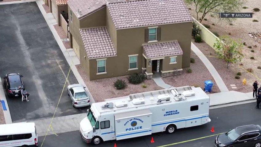 Encuentran a un hombre y una mujer muertos en una vivienda en el oeste de Phoenix