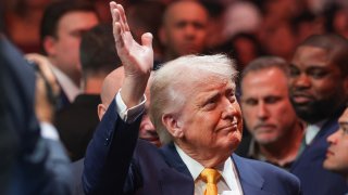 El presidente Donald Trump en el Ultimate Fighting Championship en el Kaseya Center el 12 de abril de 2025 en Miami, Florida.