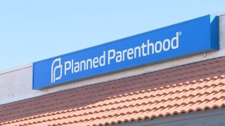 Planned Parenthood Arizona reanuda la atención de afirmación de género tras una breve pausa