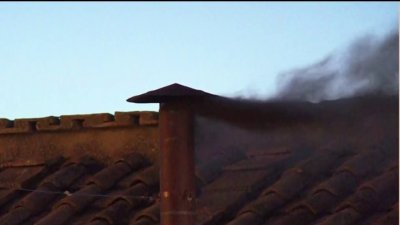 Humo negro: no hay decisión en primera votación para elegir al Papa