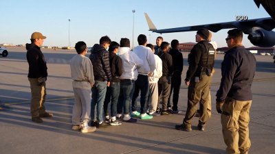 ¿Qué debo hacer si me entero de que tengo una orden de deportación?
