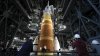 Trasladan el cohete SLS para Artemis II, la primera misión tripulada a la Luna en décadas