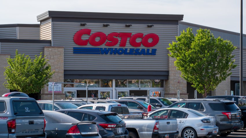 Spanish Fork, Utah – June 8, 2025: Exterior view of a Costco Wholesale retail warehouse featuring the company’s trademark logo. Founded in 1983 in Seattle, Washington, Costco operates numerous locations across the United States.