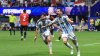 Argentina sufre pero vence 3-2 a Egipto y pasa a cuartos de final